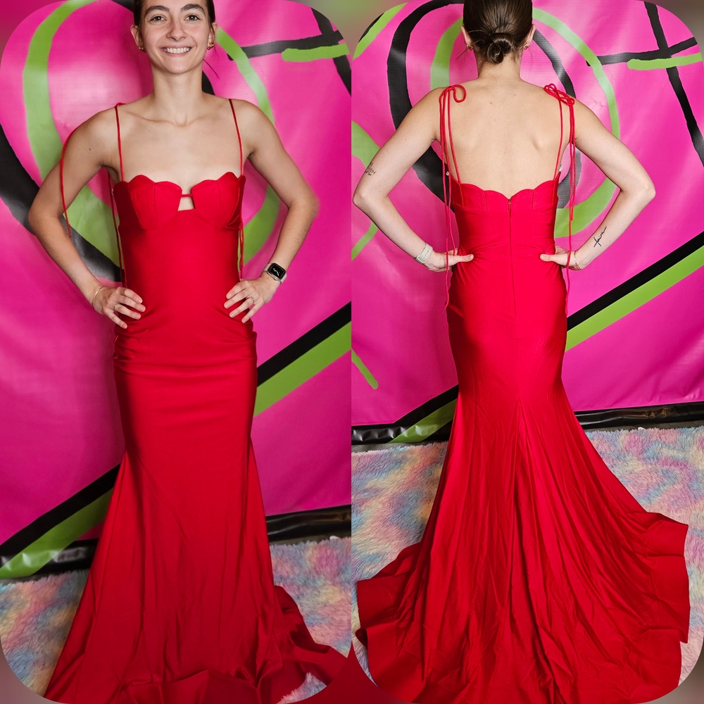 Red Scalloped Neckline Mermaid Gown